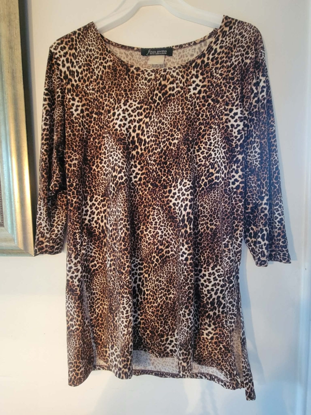 Women's Leopard Print Scoop Neck Top - Brown